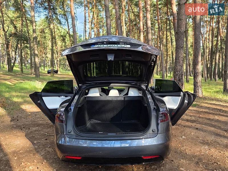 Ліфтбек Tesla Model S 2019 в Сумах