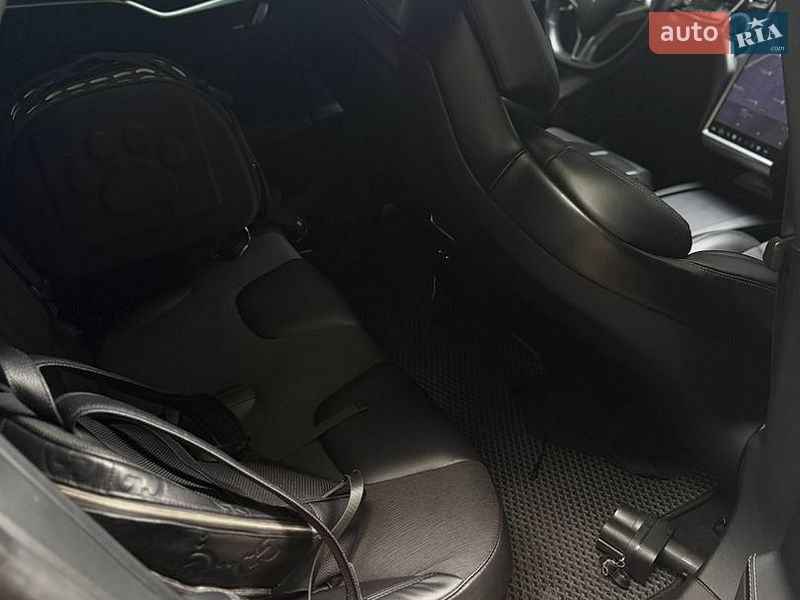 Ліфтбек Tesla Model S 2017 в Києві