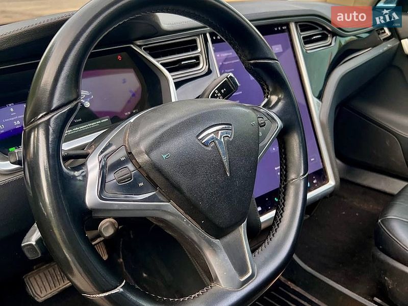 Ліфтбек Tesla Model S 2014 в Полтаві