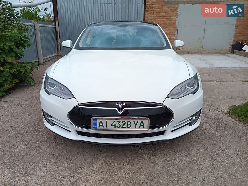 Лифтбек Tesla Model S 2013 в Сквире