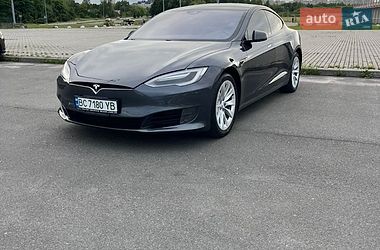 Лифтбек Tesla Model S 2016 в Львове