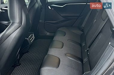 Лифтбек Tesla Model S 2016 в Львове