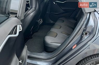 Лифтбек Tesla Model S 2016 в Львове