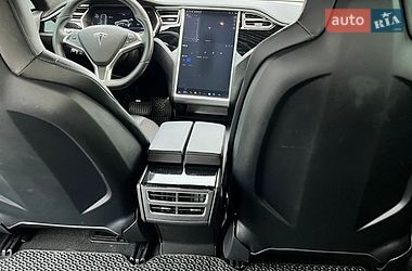 Лифтбек Tesla Model S 2016 в Львове
