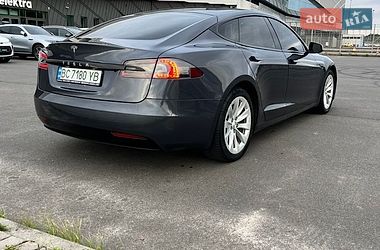 Лифтбек Tesla Model S 2016 в Львове