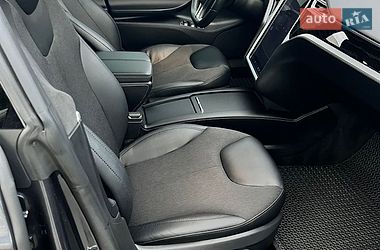 Лифтбек Tesla Model S 2016 в Львове