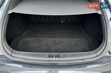 Лифтбек Tesla Model S 2016 в Львове