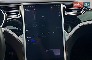 Лифтбек Tesla Model S 2016 в Львове