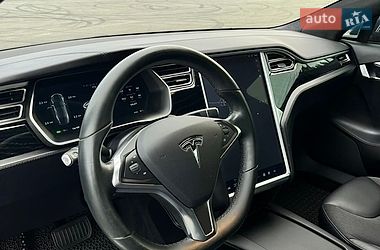 Лифтбек Tesla Model S 2016 в Львове