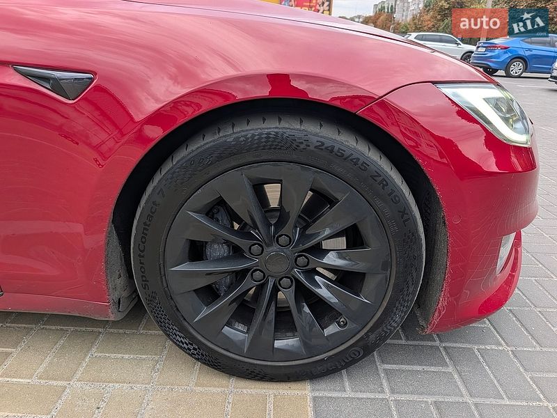 Лифтбек Tesla Model S 2019 в Белой Церкви