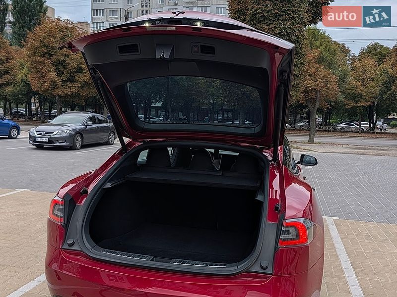 Лифтбек Tesla Model S 2019 в Белой Церкви