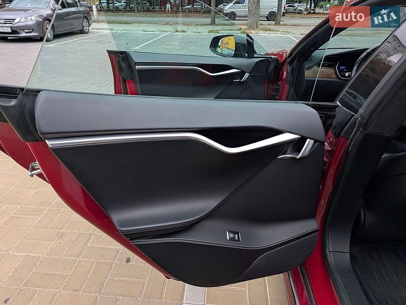 Лифтбек Tesla Model S 2019 в Белой Церкви