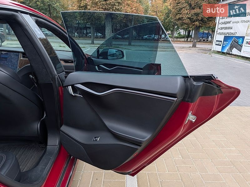 Лифтбек Tesla Model S 2019 в Белой Церкви