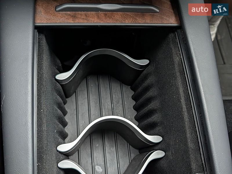 Лифтбек Tesla Model S 2019 в Белой Церкви