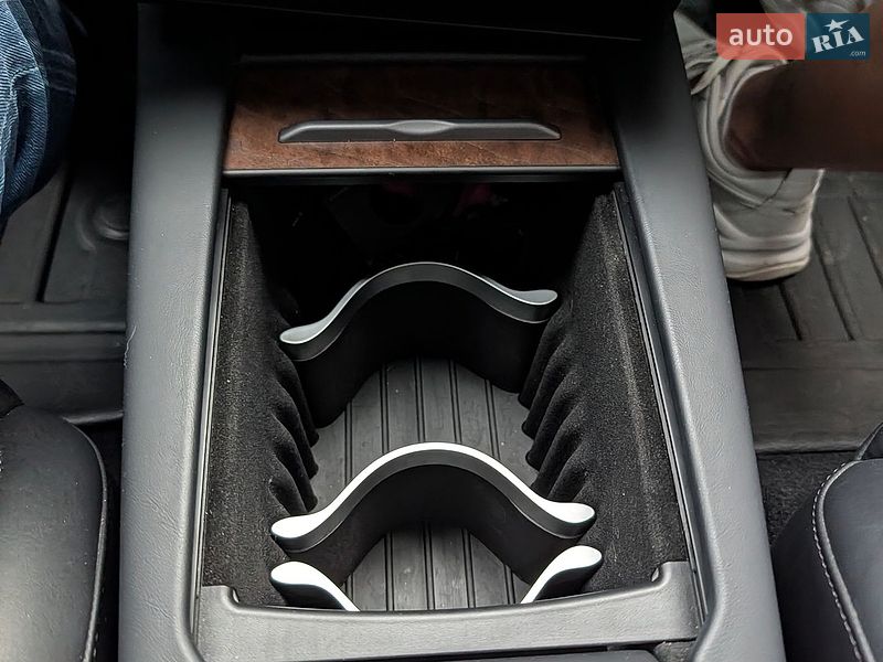 Лифтбек Tesla Model S 2019 в Белой Церкви