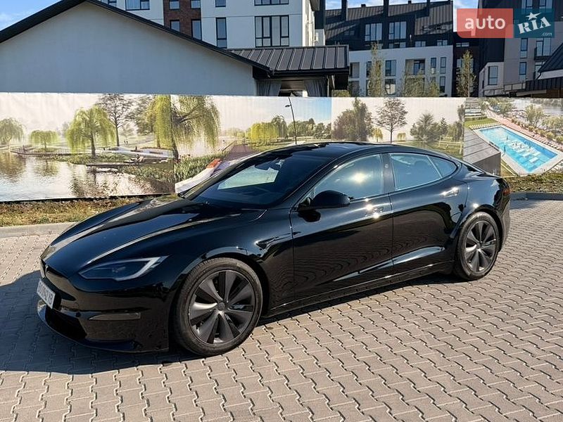 Ліфтбек Tesla Model S 2023 в Умані
