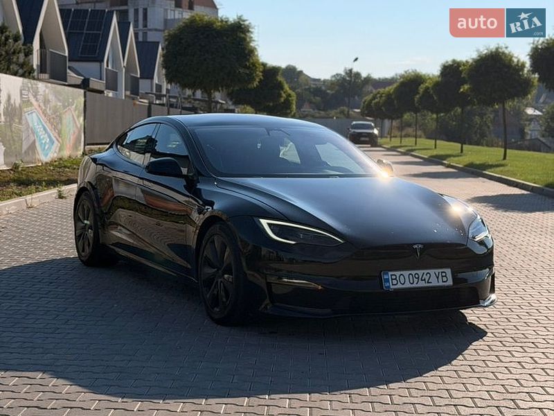 Ліфтбек Tesla Model S 2023 в Умані