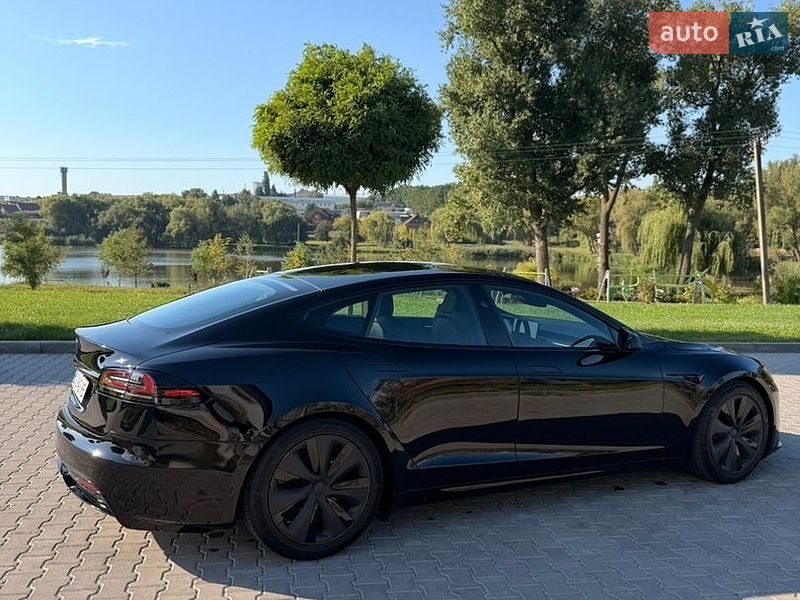 Ліфтбек Tesla Model S 2023 в Умані