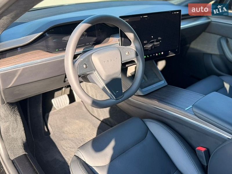 Ліфтбек Tesla Model S 2023 в Умані