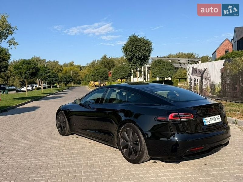 Ліфтбек Tesla Model S 2023 в Умані