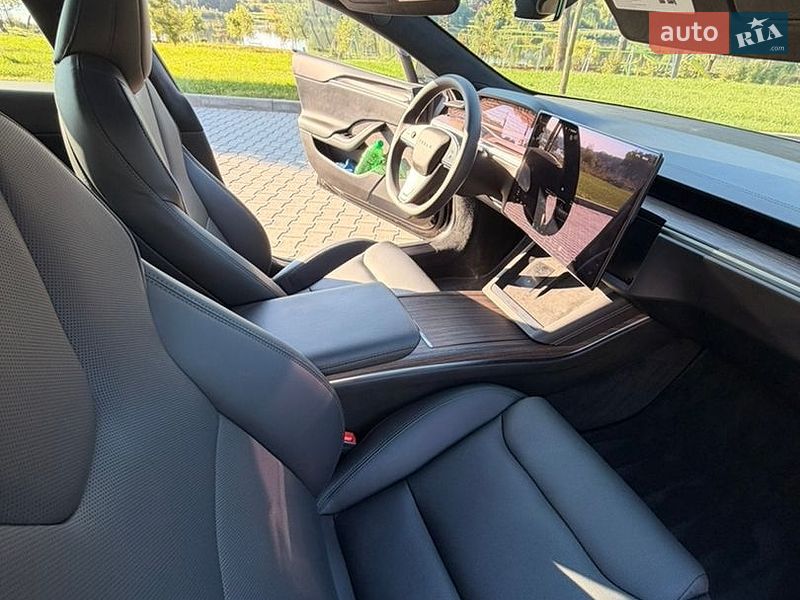 Ліфтбек Tesla Model S 2023 в Умані