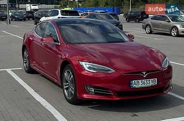 Лифтбек Tesla Model S 2018 в Виннице