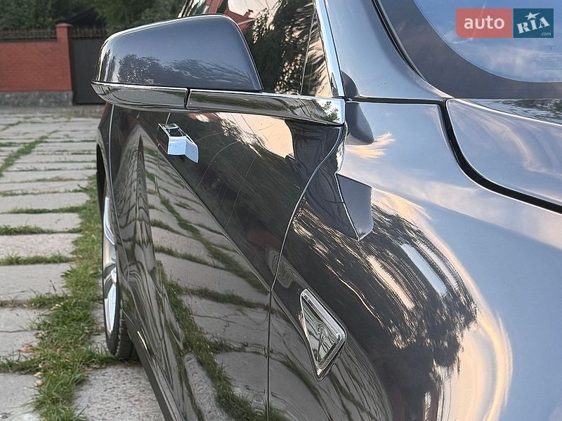 Ліфтбек Tesla Model S 2015 в Харкові