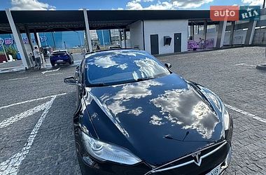 Лифтбек Tesla Model S 2016 в Киеве