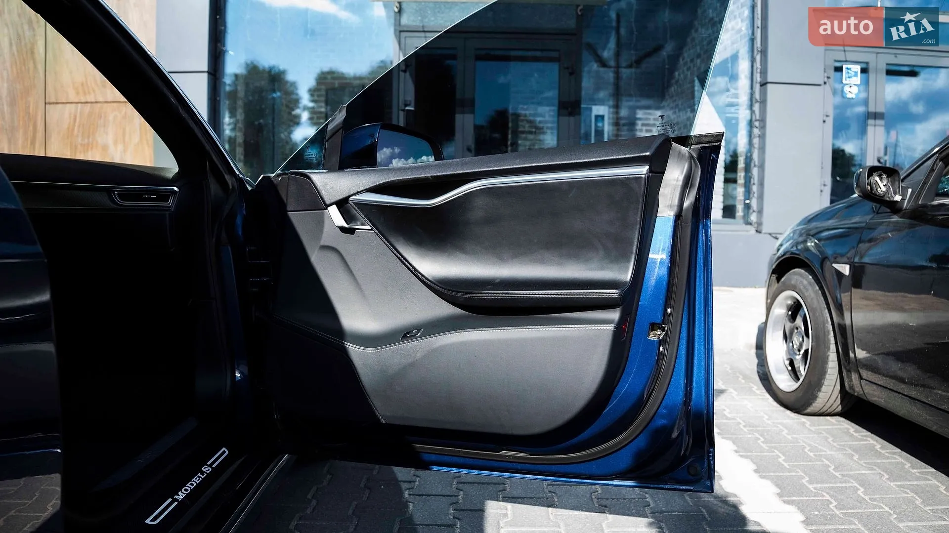 2015 Tesla Model S - мініатюра 27