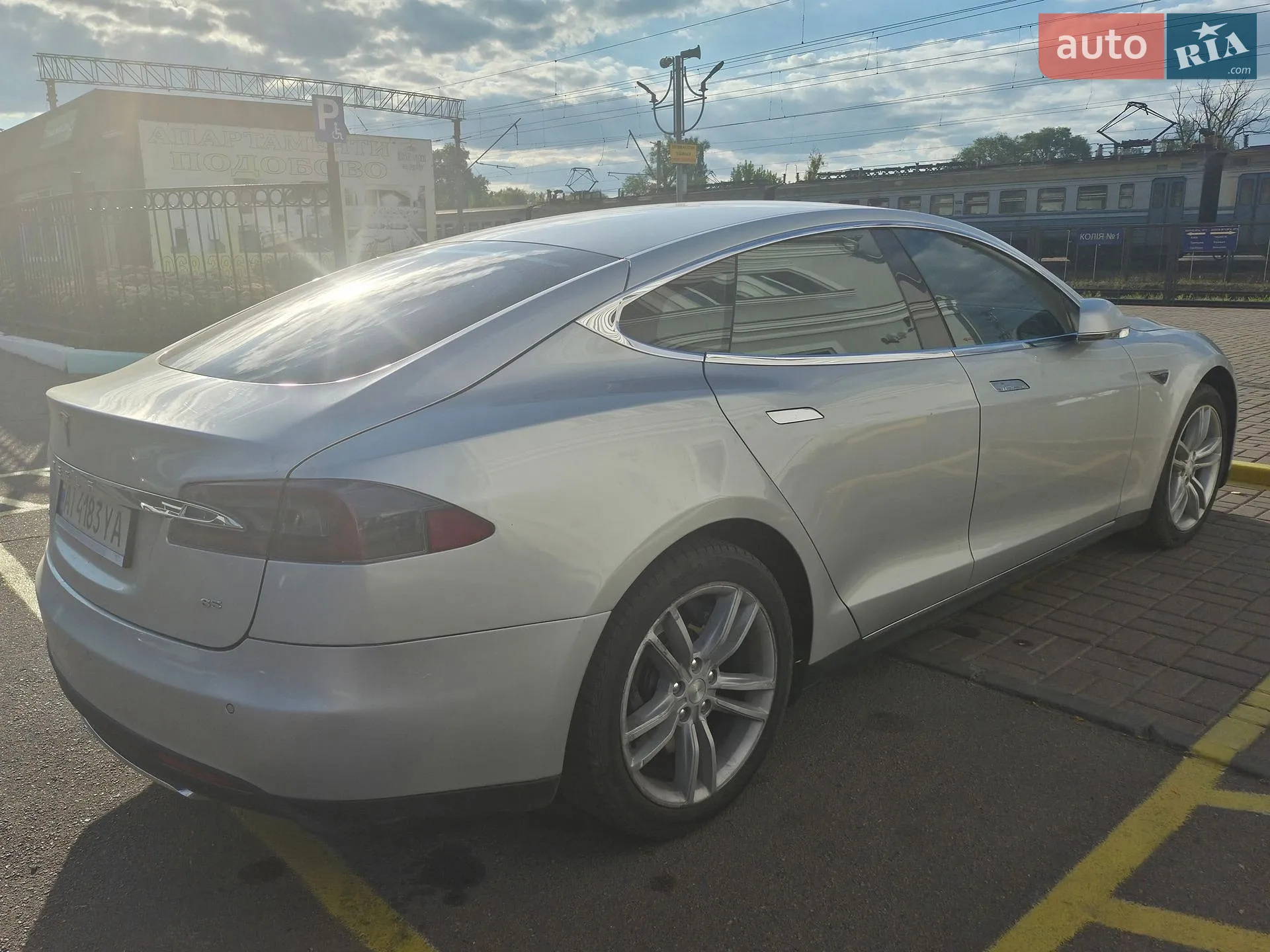 2014 Tesla Model S - мініатюра 9