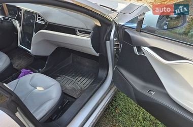 Ліфтбек Tesla Model S 2014 в Ніжині