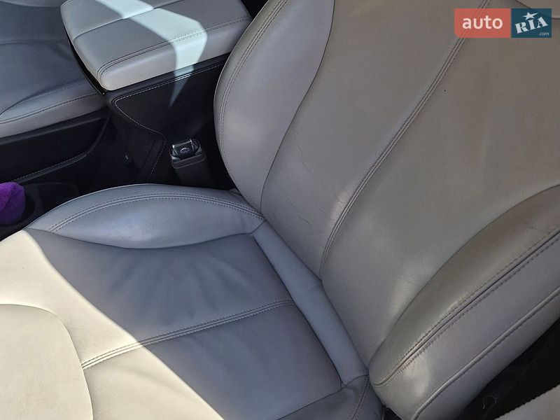 Ліфтбек Tesla Model S 2014 в Ніжині