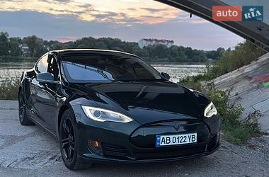 Лифтбек Tesla Model S 2013 в Виннице