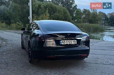 Лифтбек Tesla Model S 2013 в Виннице
