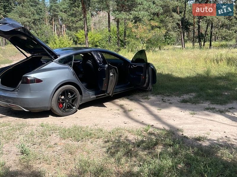 Ліфтбек Tesla Model S 2013 в Дніпрі фото 10 Ліфтбек Tesla Model S 2013 в Дніпрі