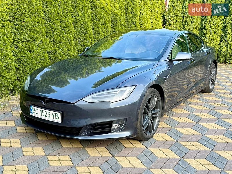 Ліфтбек Tesla Model S 2020 в Самборі