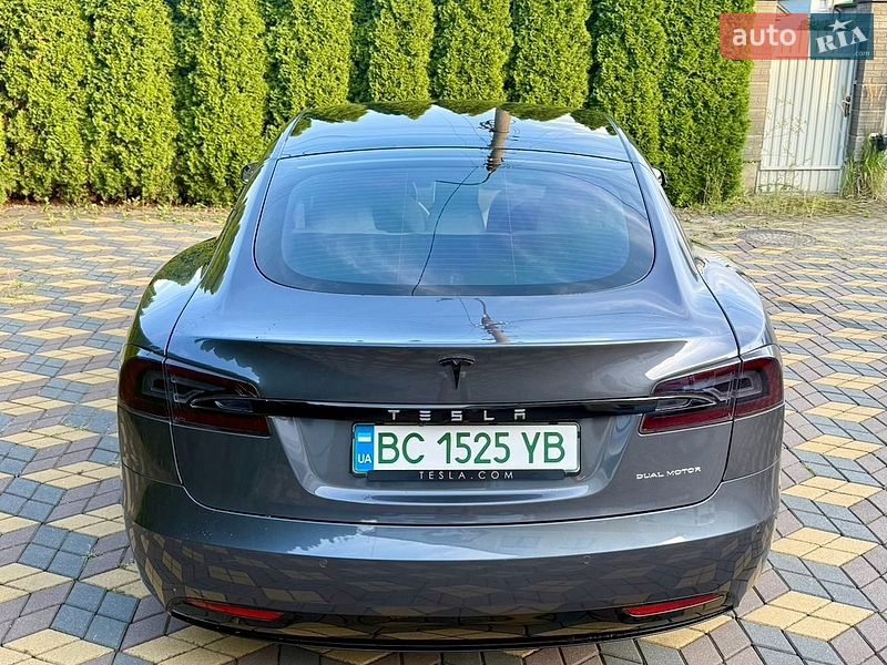 Ліфтбек Tesla Model S 2020 в Самборі