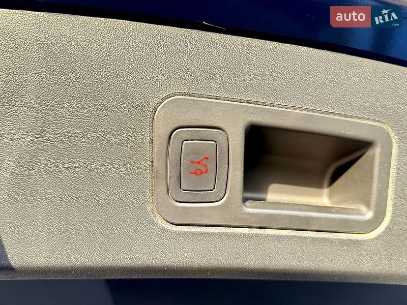 Ліфтбек Tesla Model S 2020 в Самборі