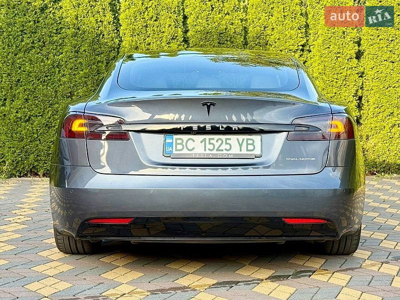 Ліфтбек Tesla Model S 2020 в Самборі