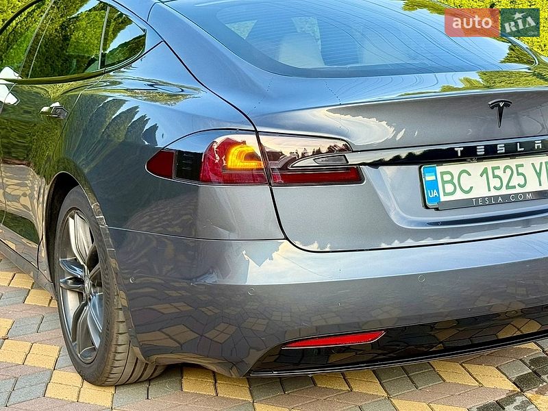 Ліфтбек Tesla Model S 2020 в Самборі