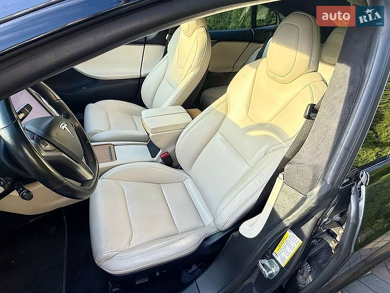 Ліфтбек Tesla Model S 2020 в Самборі