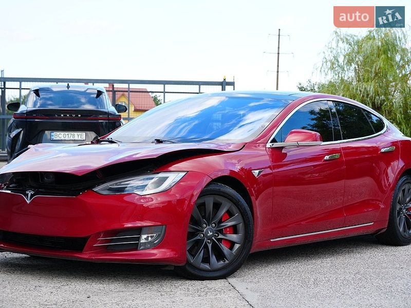 Tesla Model S 2020