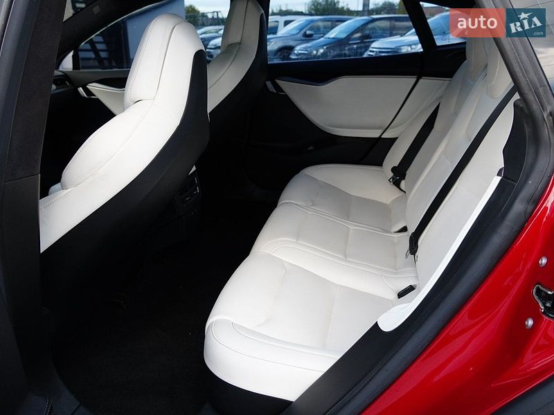 Ліфтбек Tesla Model S 2020 в Дрогобичі