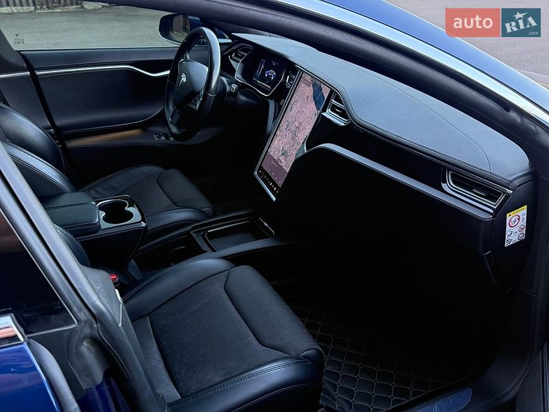 Лифтбек Tesla Model S 2018 в Днепре