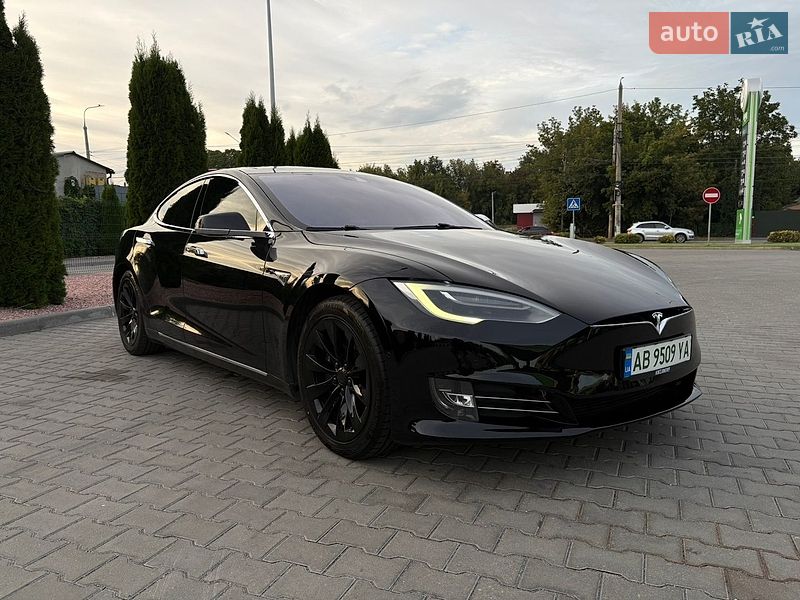 Ліфтбек Tesla Model S 2016 в Вінниці фото 7 Ліфтбек Tesla Model S 2016 в Вінниці