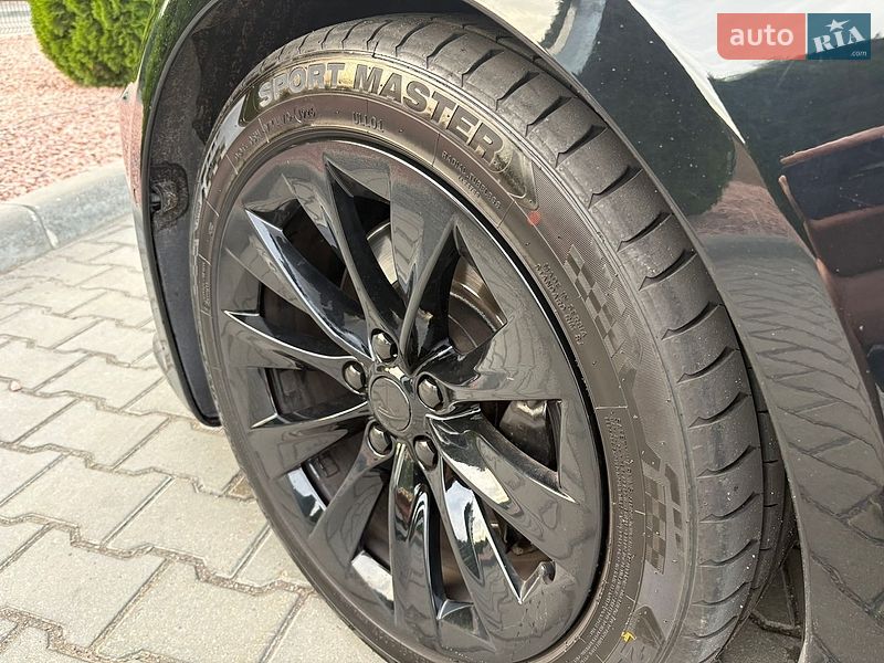 Ліфтбек Tesla Model S 2016 в Вінниці фото 18 Ліфтбек Tesla Model S 2016 в Вінниці