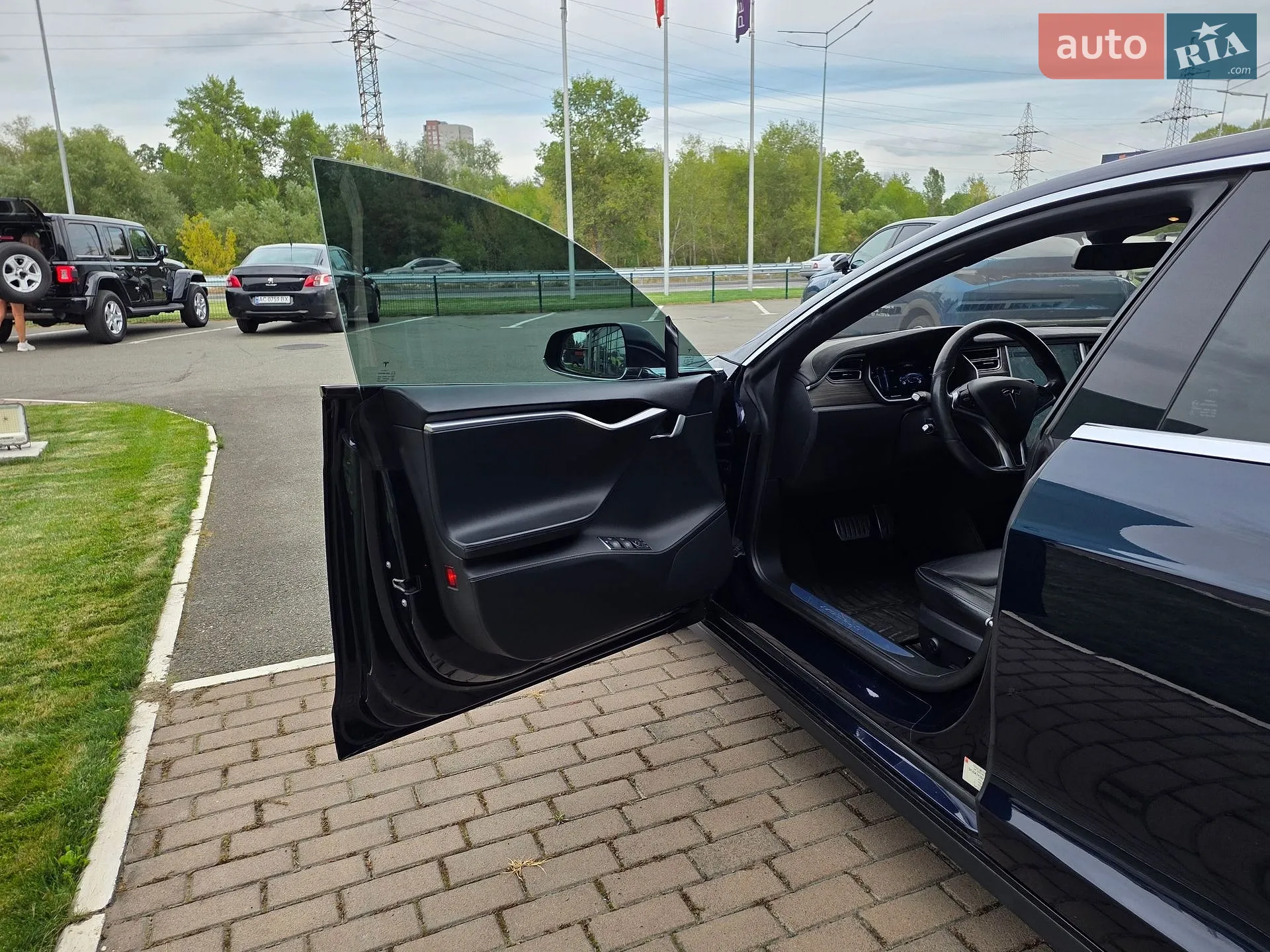 2015 Tesla Model S - мініатюра 20