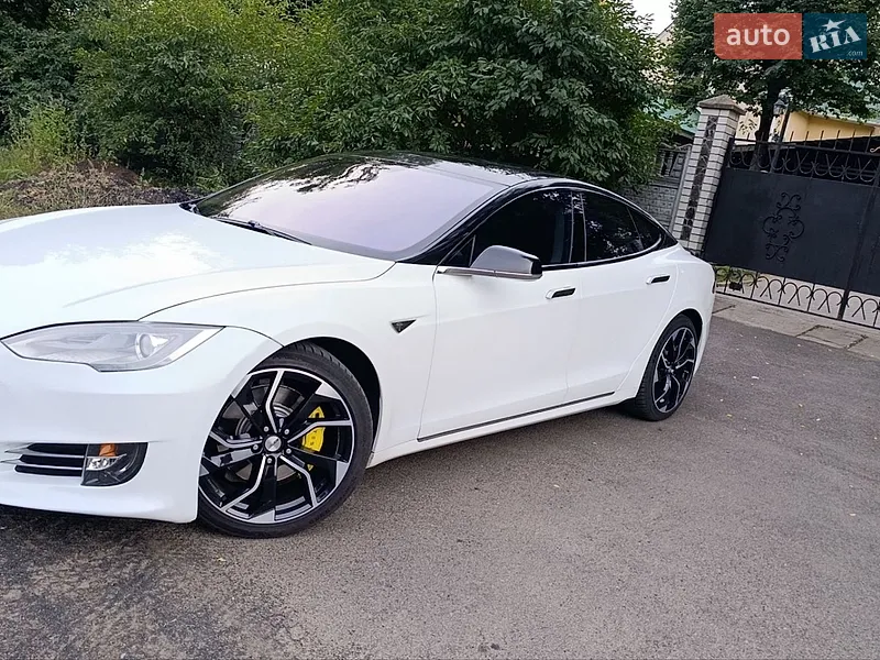 Tesla Model S 2013