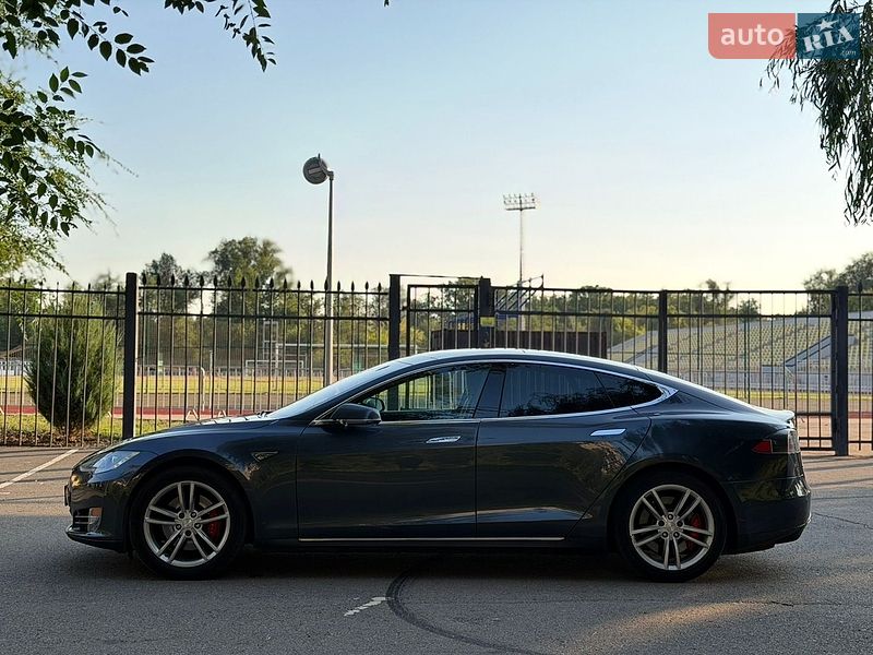 Ліфтбек Tesla Model S 2015 в Кривому Розі фото 9 Ліфтбек Tesla Model S 2015 в Кривому Розі