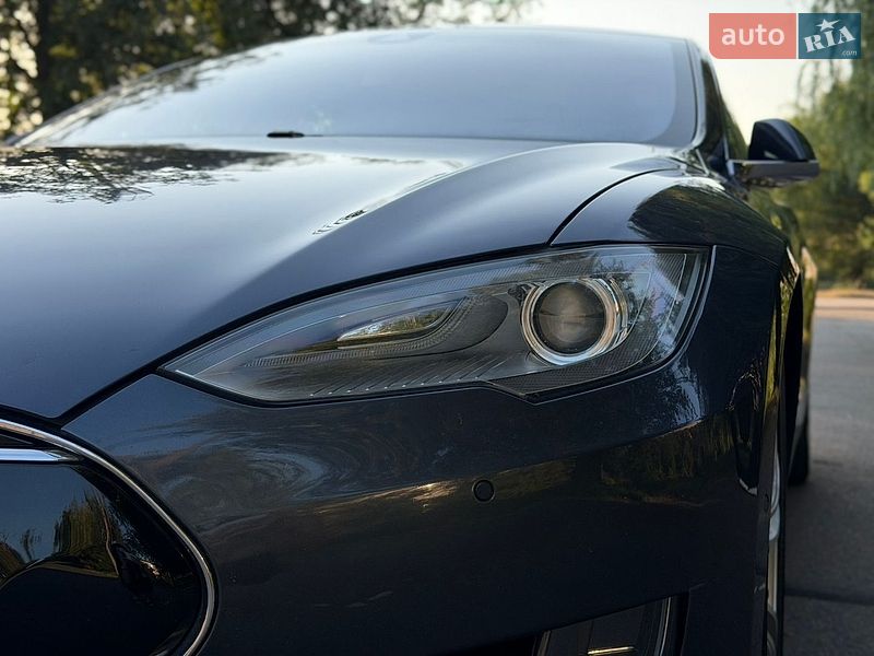 Ліфтбек Tesla Model S 2015 в Кривому Розі фото 13 Ліфтбек Tesla Model S 2015 в Кривому Розі